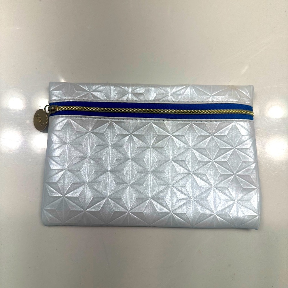 Ipsy makeup bag